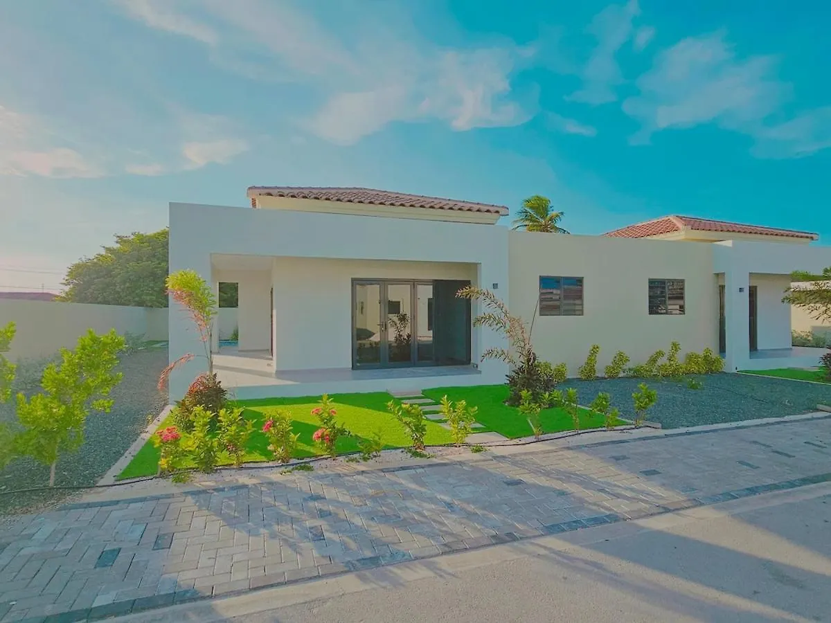 Lovely Villa Alegria W Private Pool & Location! Willemstad